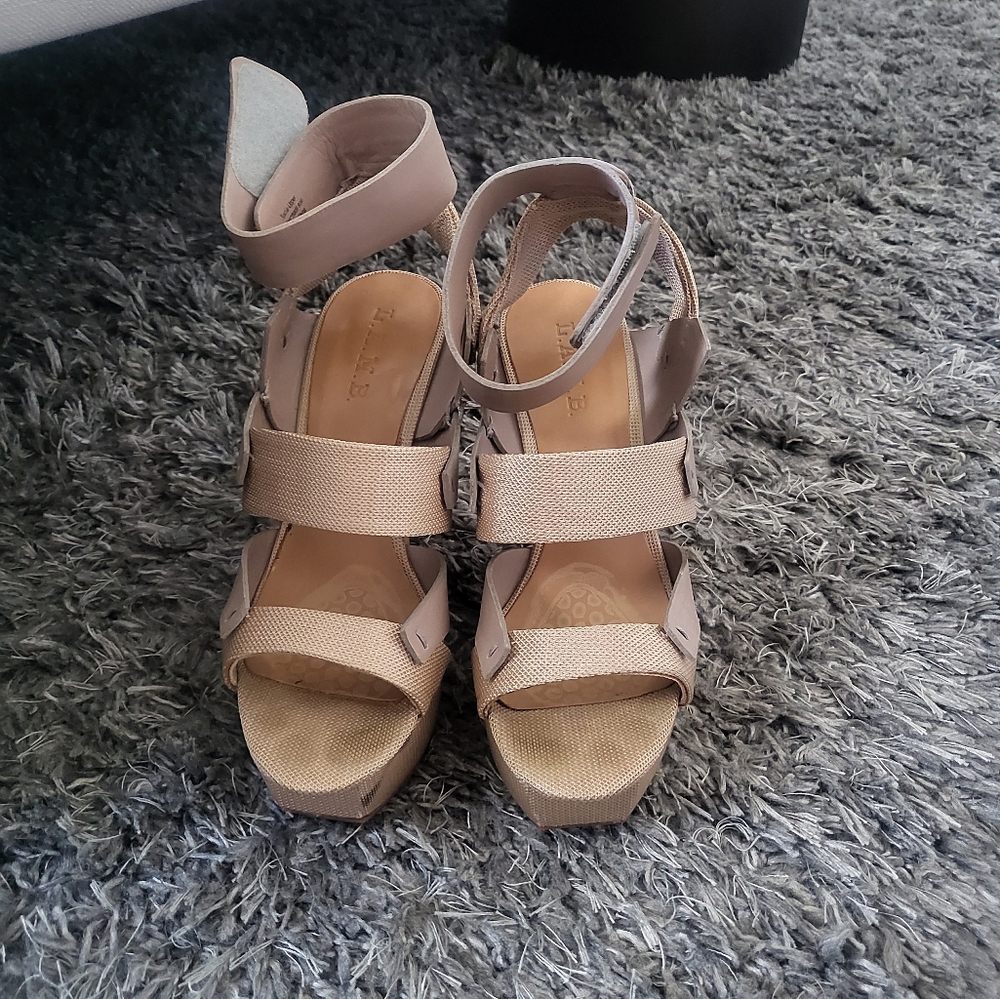 L.A.M.B Kapona Wedges